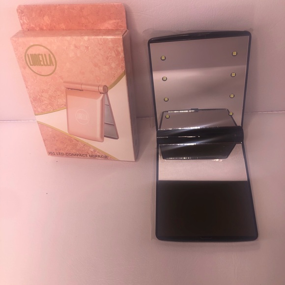 LED compact mirrors - Picture 2 of 5